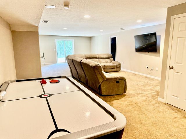 857 Hocking Meadow Circle, Monroe, OH 45050