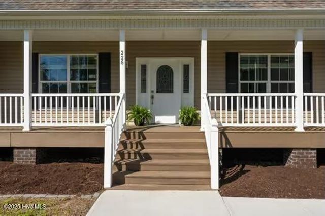 225 Factory Road, Hampstead, NC 28443