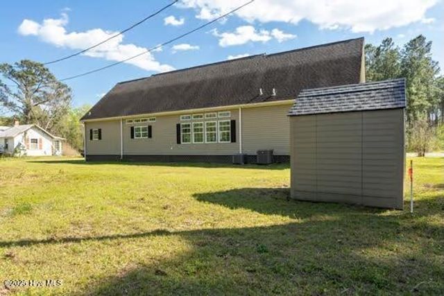 225 Factory Road, Hampstead, NC 28443
