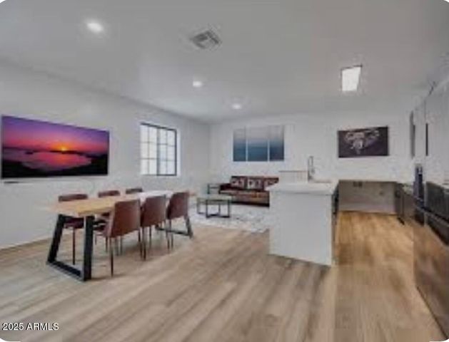 842 S FARMER Avenue, Tempe, AZ 85281