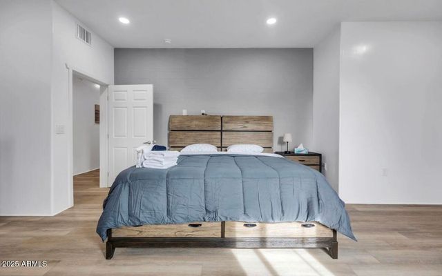 842 S FARMER Avenue, Tempe, AZ 85281