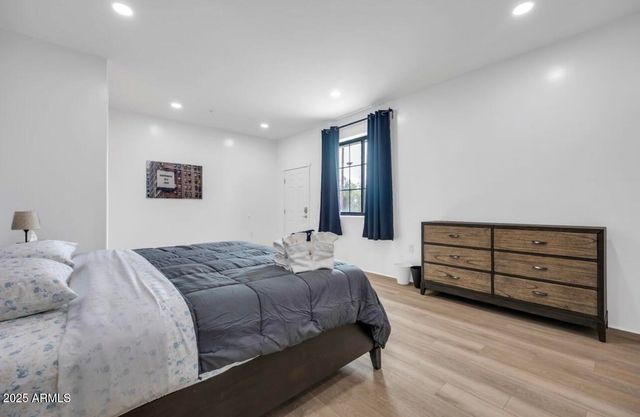 842 S FARMER Avenue, Tempe, AZ 85281