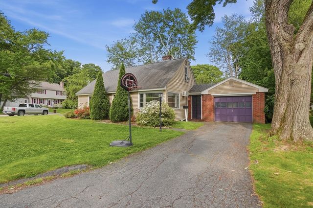 30 Bellridge Drive, Shrewsbury, MA 01545