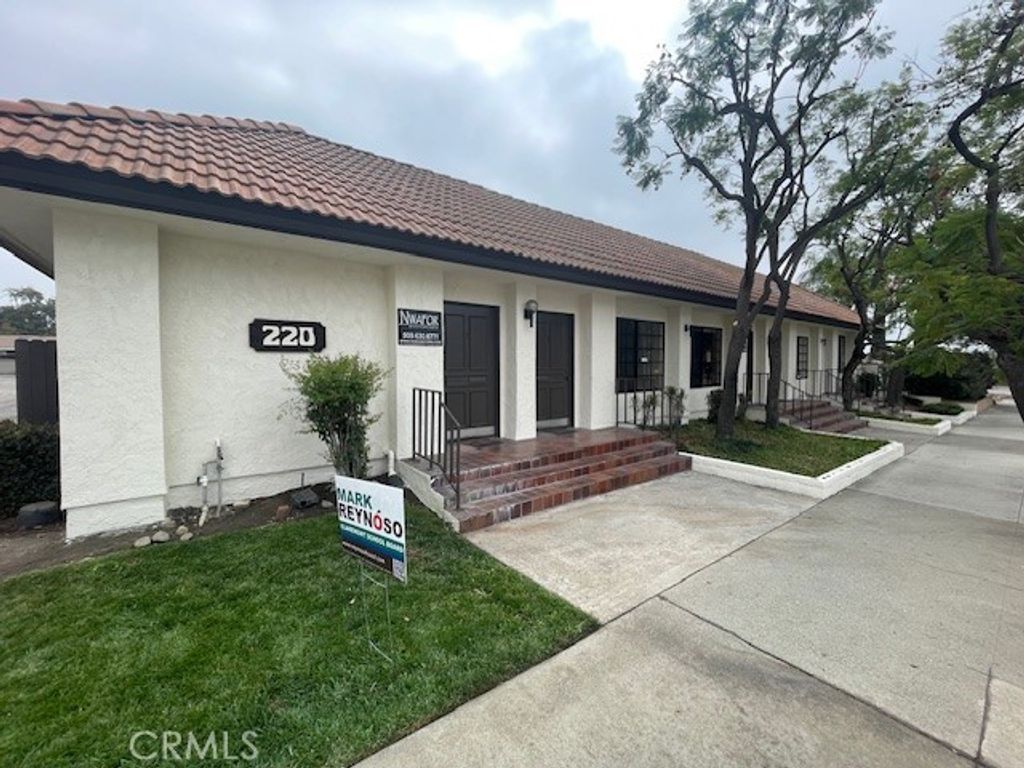 220 S Indian Hill Boulevard J, Claremont, CA 91711 — exterior