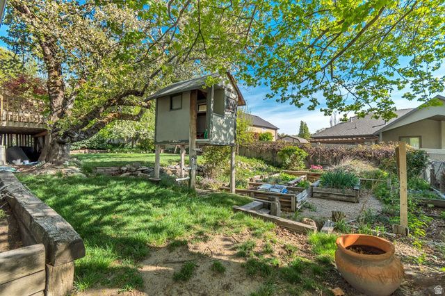 98 E 700 S, Farmington, UT 84025
