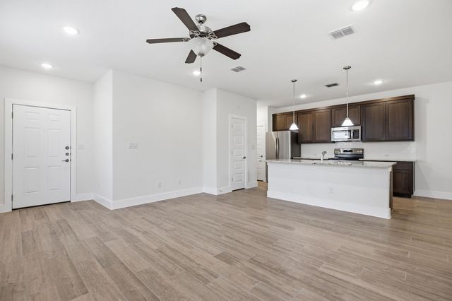 454 Parkline DR 33B, Georgetown, TX 78626