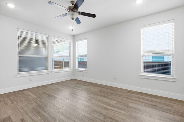 454 Parkline DR 33B, Georgetown, TX 78626