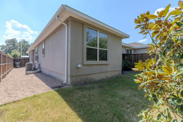 454 Parkline DR 33B, Georgetown, TX 78626