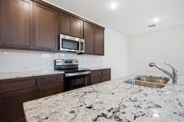 454 Parkline DR 33B, Georgetown, TX 78626
