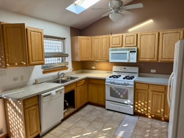 15826 Central Park Avenue, Markham, IL 60428