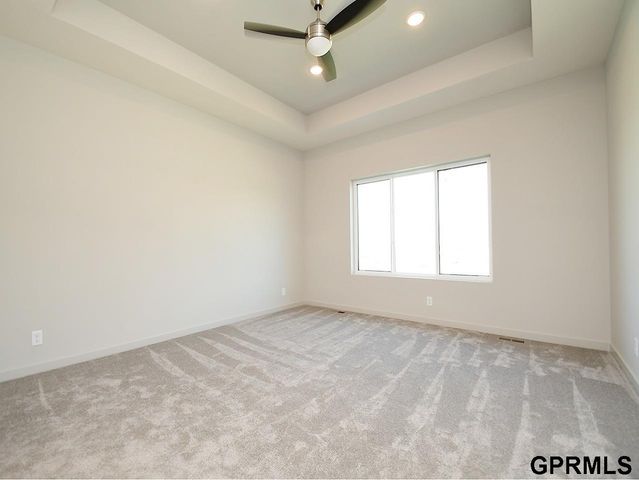 9902 S 180 Avenue Circle, Omaha, NE 68136