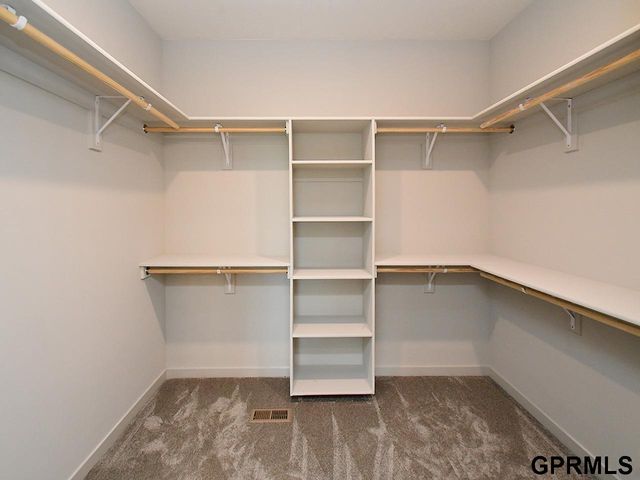 9902 S 180 Avenue Circle, Omaha, NE 68136