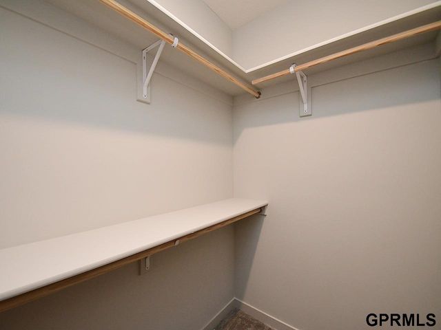 9902 S 180 Avenue Circle, Omaha, NE 68136