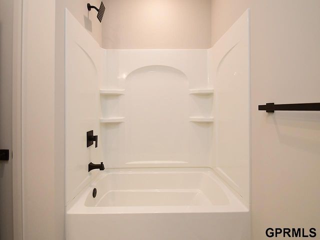 9902 S 180 Avenue Circle, Omaha, NE 68136