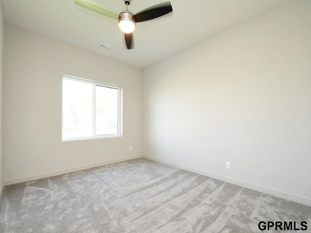 9902 S 180 Avenue Circle, Omaha, NE 68136