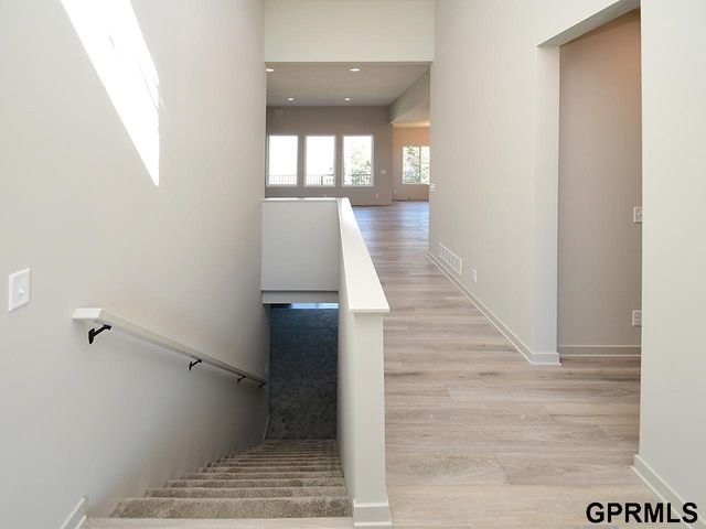 9902 S 180 Avenue Circle, Omaha, NE 68136