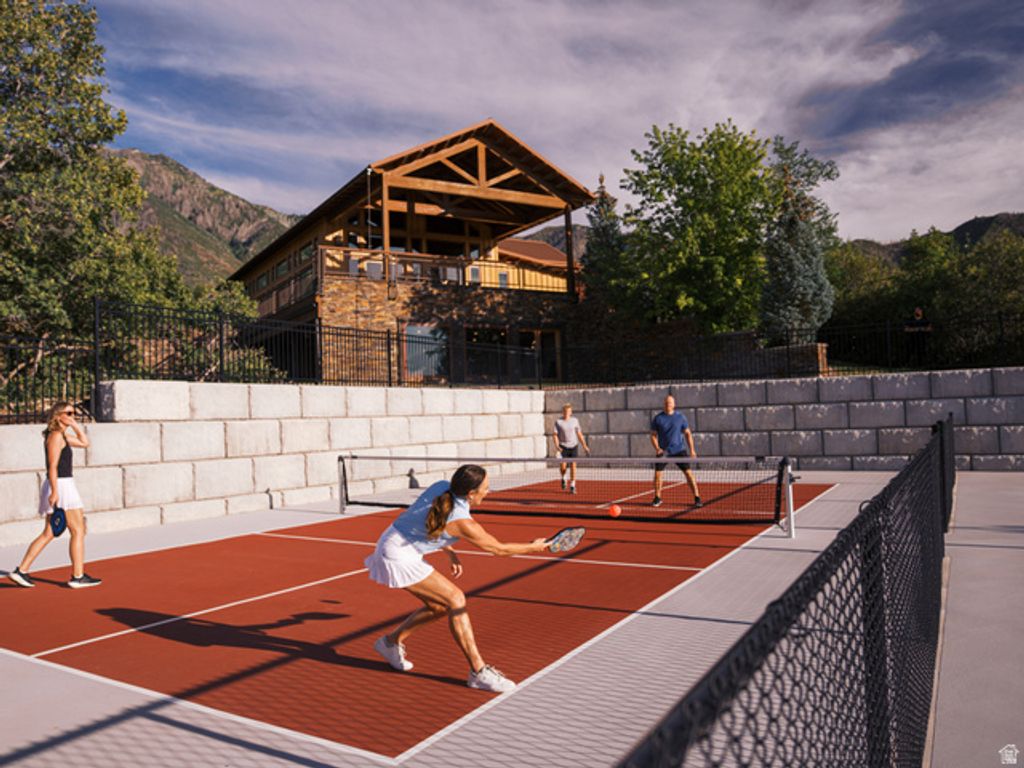 Image 8 of property listing at 1074 S LOAFER DR # 218, Woodland Hills, UT 84653