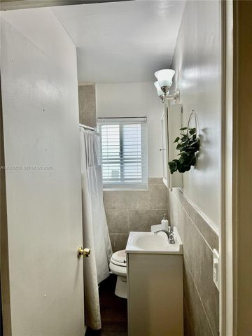 20 SE 13th Terrace, Dania Beach, FL 33004