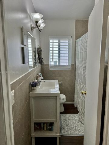 20 SE 13th Terrace, Dania Beach, FL 33004