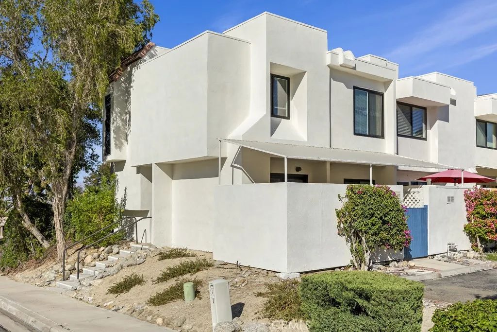 48652 Desert Flower Drive, Palm Desert, CA 92260