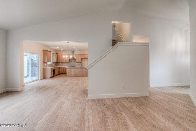 304 N 90th Ave, Yakima, WA 98908