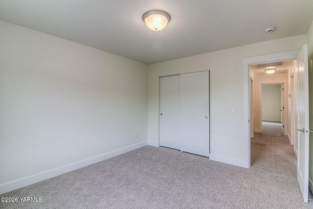 304 N 90th Ave, Yakima, WA 98908