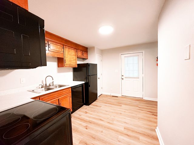 470 Martha Ln, Clarksville, TN 37043