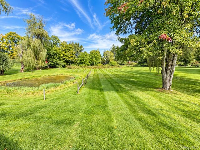 6 Ryandale Road, Lagrangeville, NY 12540
