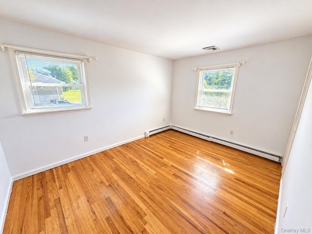 6 Ryandale Road, Lagrangeville, NY 12540