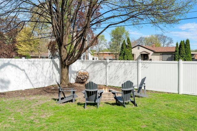 10800 Harrison Avenue S, Bloomington, MN 55437