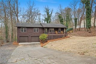 426 Riverlake Court, Woodstock, GA 30188