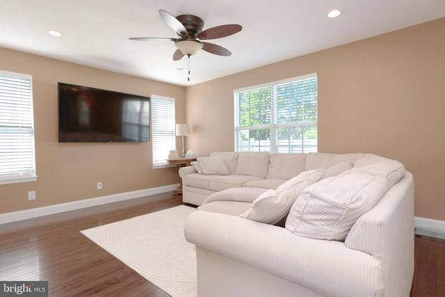 9 SOMERHILL PL, Blackwood, NJ 08012