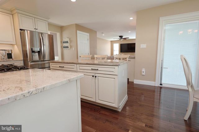 9 SOMERHILL PL, Blackwood, NJ 08012