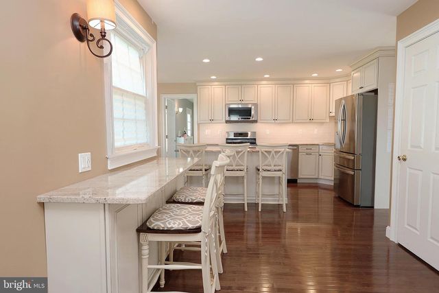 9 SOMERHILL PL, Blackwood, NJ 08012