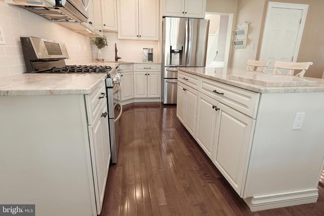 9 SOMERHILL PL, Blackwood, NJ 08012