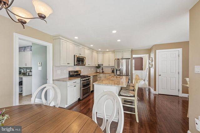 9 SOMERHILL PL, Blackwood, NJ 08012