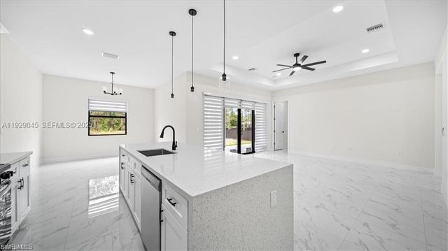 922 RICHMOND AVE N, Lehigh Acres, FL 33972