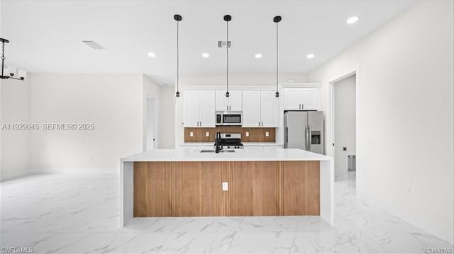 922 RICHMOND AVE N, Lehigh Acres, FL 33972