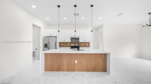 922 RICHMOND AVE N, Lehigh Acres, FL 33972