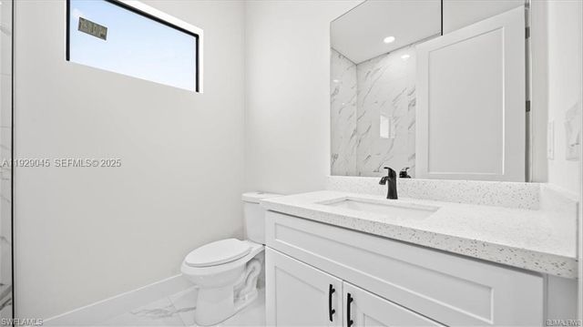 922 RICHMOND AVE N, Lehigh Acres, FL 33972