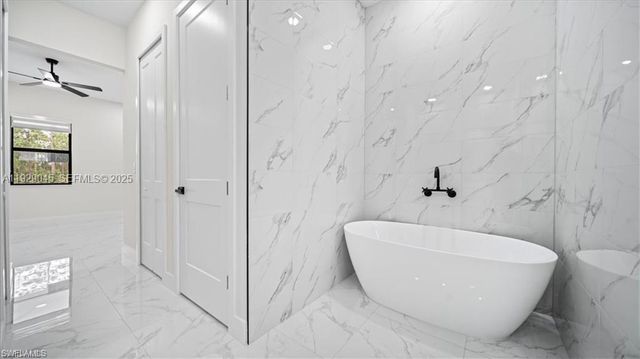 922 RICHMOND AVE N, Lehigh Acres, FL 33972