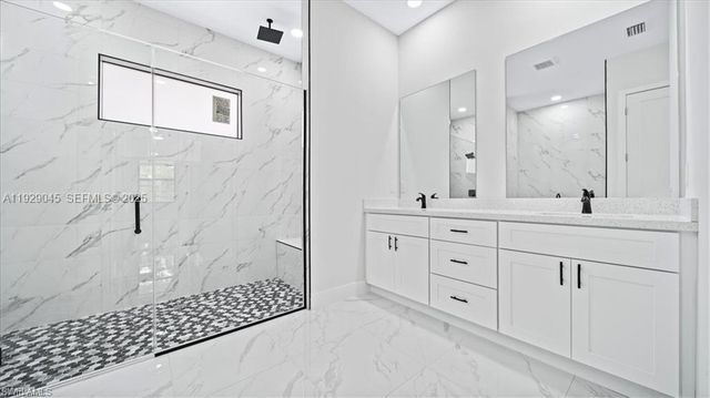 922 RICHMOND AVE N, Lehigh Acres, FL 33972