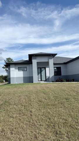 922 RICHMOND AVE N, Lehigh Acres, FL 33972