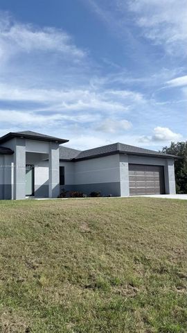 922 RICHMOND AVE N, Lehigh Acres, FL 33972