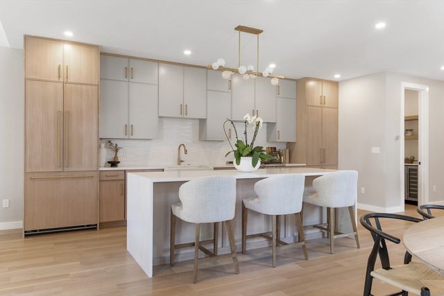 20 Salisbury 1, Newton, MA 02458