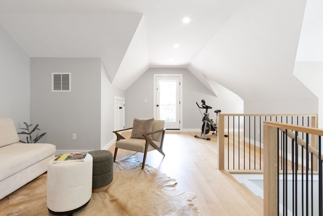 20 Salisbury 1, Newton, MA 02458