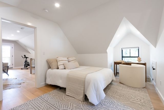 20 Salisbury 1, Newton, MA 02458