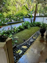 645 Mananai Place 23BD, Honolulu, HI 96818