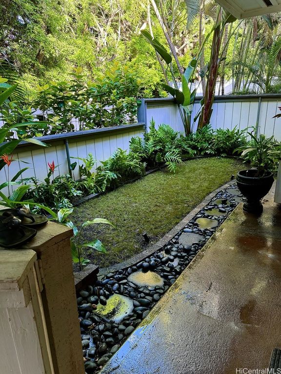 645 Mananai Place 23BD, Honolulu, HI 96818