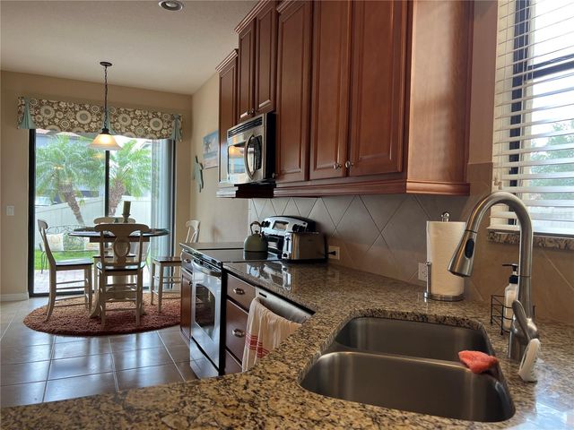 2002 FISHTAIL FERN WAY, Ocoee, FL 34761